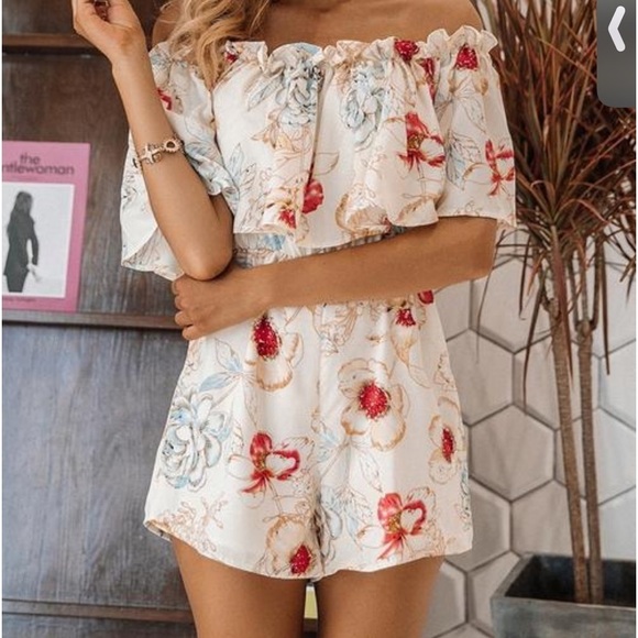 🌺MILITARY HIPPIE Romantic Ruffles & Roses Romper Size Medium🌺 - Picture 3 of 5